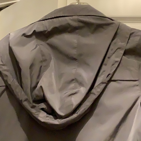 Ralph Lauren light windbreaker/raincoat - Picture 8 of 10